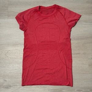 Lululemon short sleeve red top 4